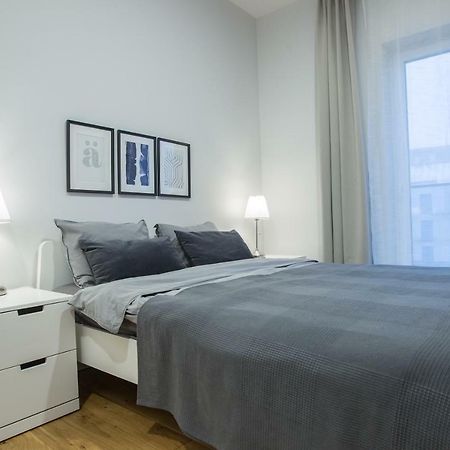 Bright 1Bd Apartment In Old Town By Hostlovers Kaunas Bagian luar foto