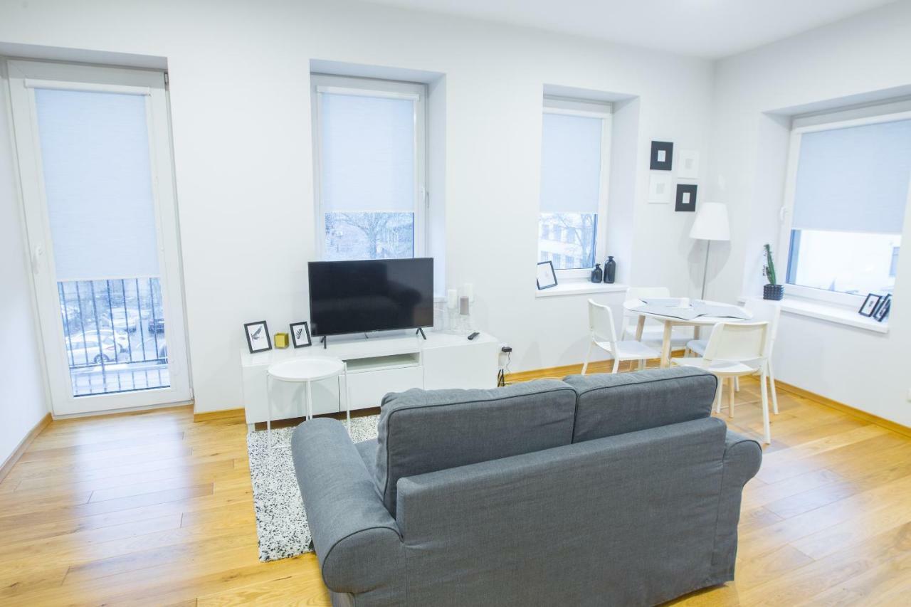 Bright 1Bd Apartment In Old Town By Hostlovers Kaunas Bagian luar foto