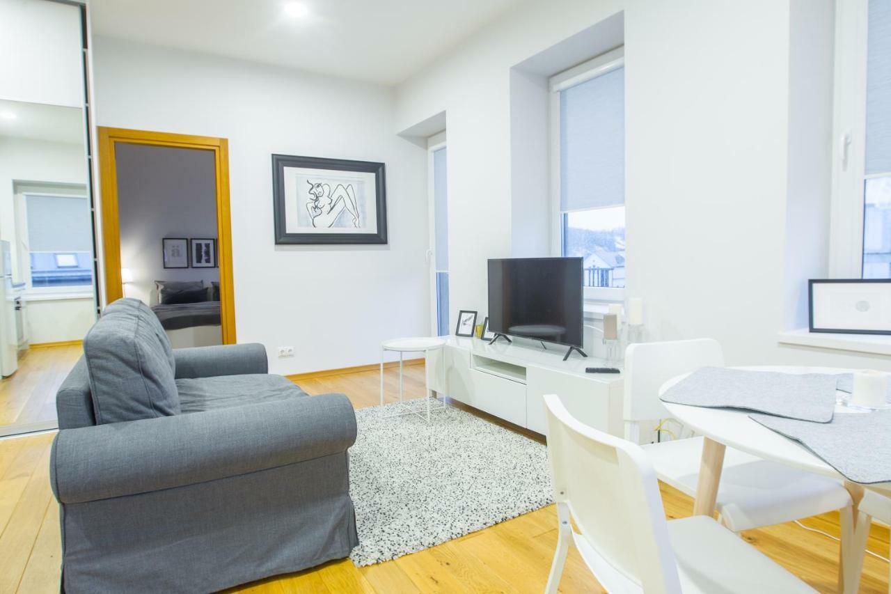 Bright 1Bd Apartment In Old Town By Hostlovers Kaunas Bagian luar foto
