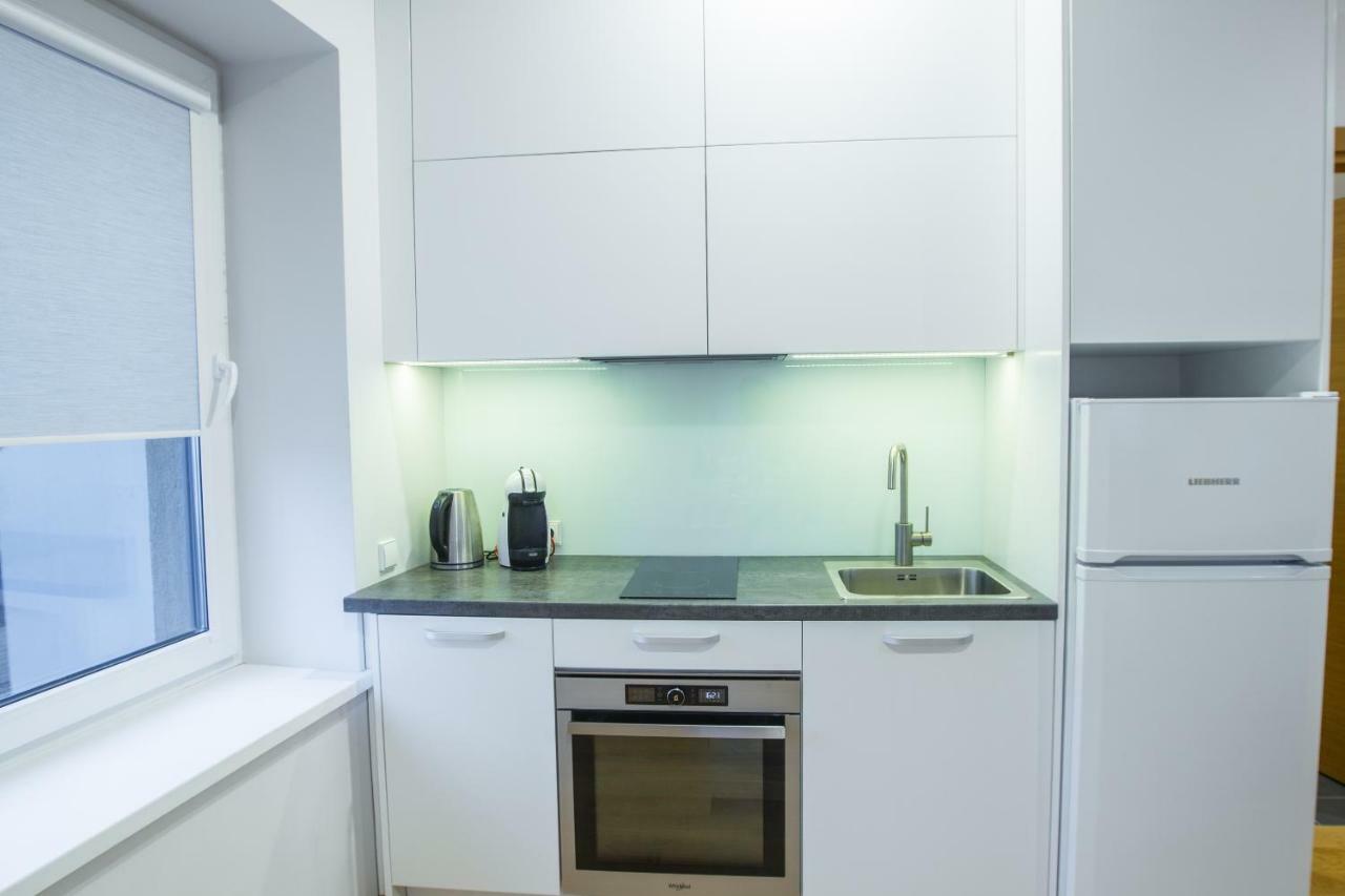 Bright 1Bd Apartment In Old Town By Hostlovers Kaunas Bagian luar foto
